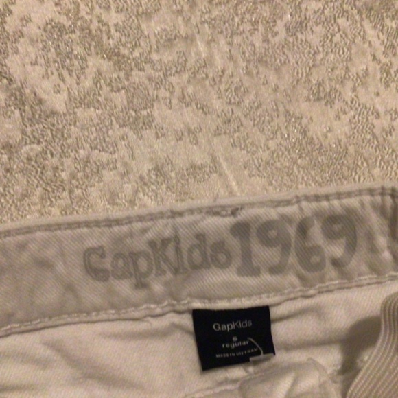 Gap Distressed White Denim Shorts, Size 5 - Picture 3 of 3